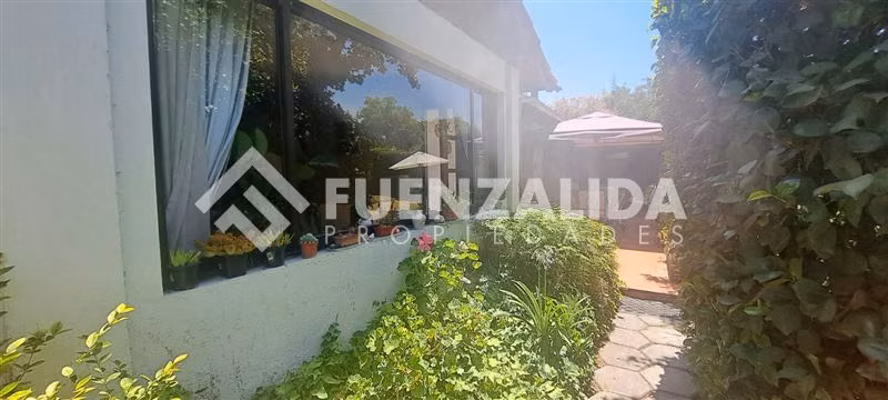 Casa en venta de 4 dorm. en La Reina