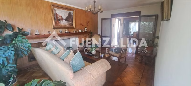 Casa en venta de 4 dorm. en La Reina