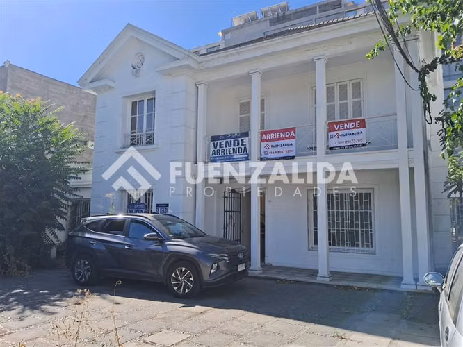 Casa en arriendo de 10 dorm. en Providencia