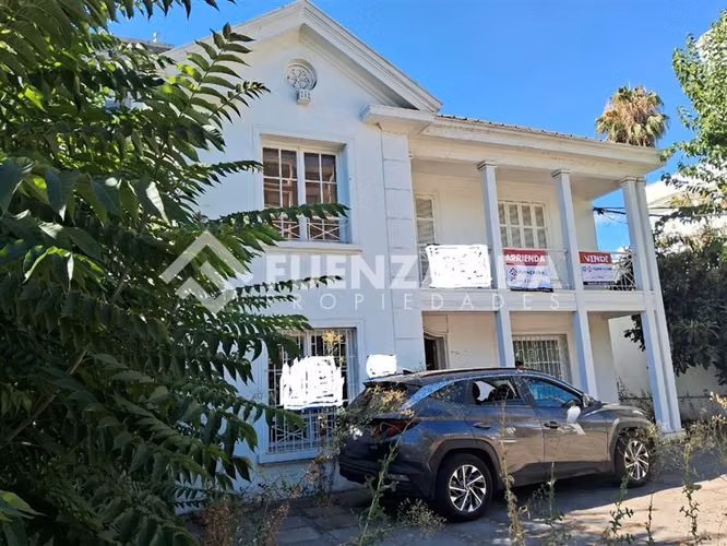 Casa en arriendo de 10 dorm. en Providencia