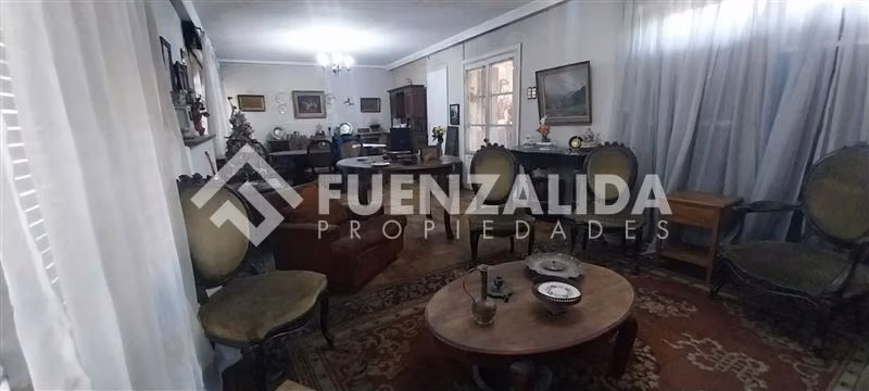 Casa en venta de 5 dorm. 3 baños. 460 /152 mts. Providencia