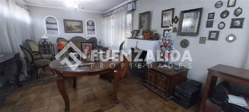 Casa en venta de 5 dorm. 3 baños. 460 /152 mts. Providencia