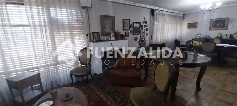 Casa en venta de 5 dorm. 3 baños. 460 /152 mts. Providencia