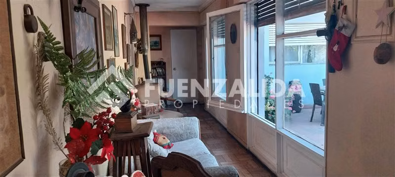 Casa en venta de 5 dorm. 3 baños. 460 /152 mts. Providencia
