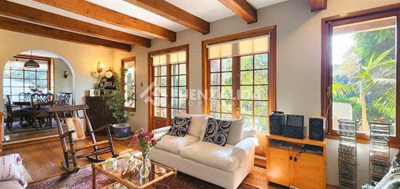 Hermosa casa estilo Colonial cercano a San Carlos