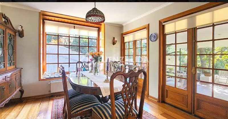 Hermosa casa estilo Colonial cercano a San Carlos