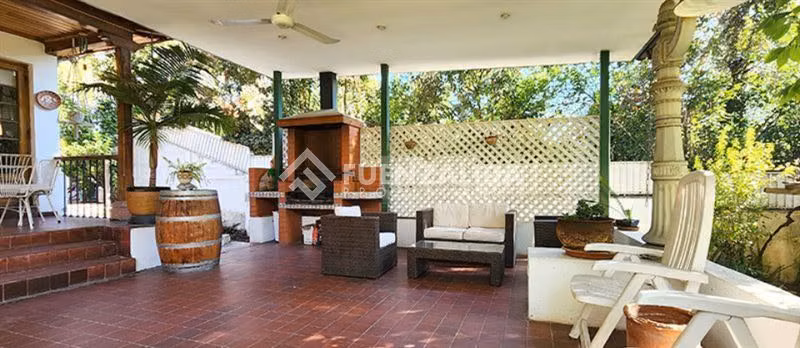Hermosa casa estilo Colonial cercano a San Carlos