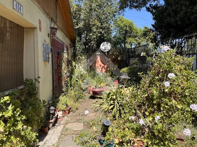 Casa en venta de 3 dorm. en La Reina