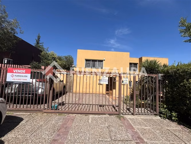 Casa en venta de 6 dorm. en La Florida