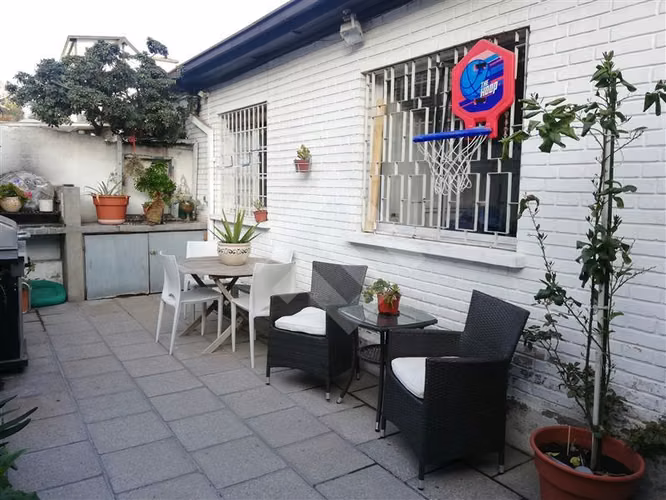 Casa en venta de 4 dorm. en Las Condes