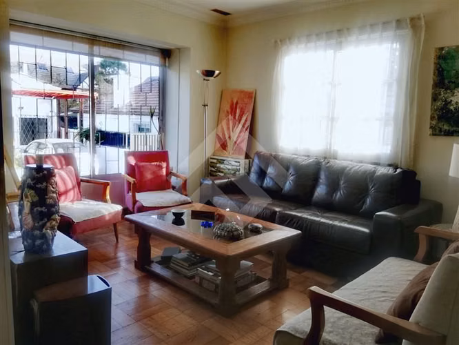 Casa en venta de 4 dorm. en Las Condes