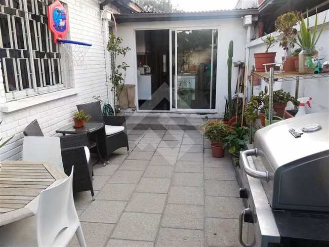 Casa en venta de 4 dorm. en Las Condes