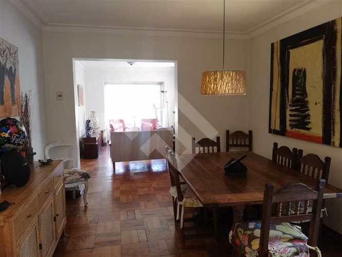 Casa en venta de 4 dorm. en Las Condes