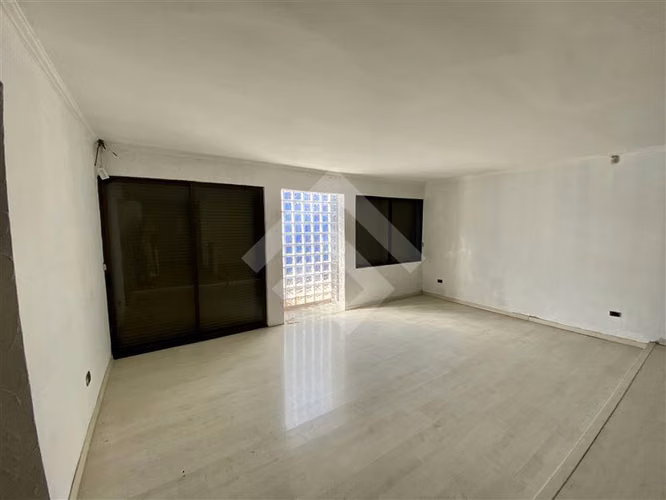 Casa en venta de 2 dorm. en La Reina