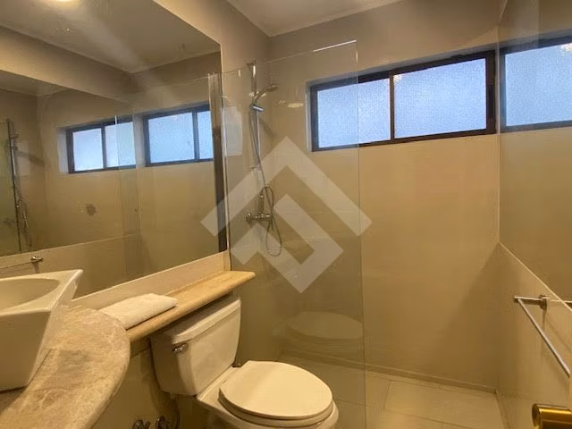 Casa en venta de 2 dorm. en La Reina