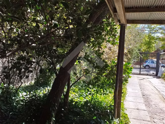 Sitio en venta en La Reina