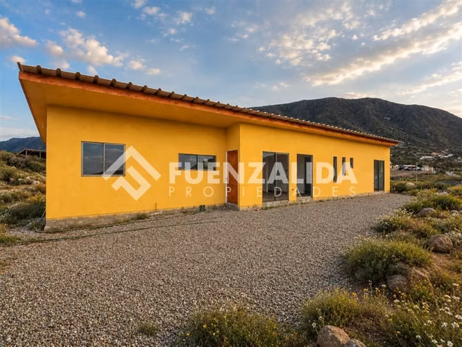 Parcela de 5.000mts2 con linda casa en El Arrayán Costero
