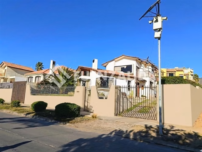 Casa venta 5 dorm. cerca colegio San Joaquín en La Serena - Imagen 20