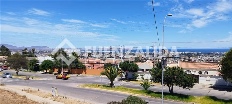 Casa venta 5 dorm. cerca colegio San Joaquín en La Serena - Imagen 22