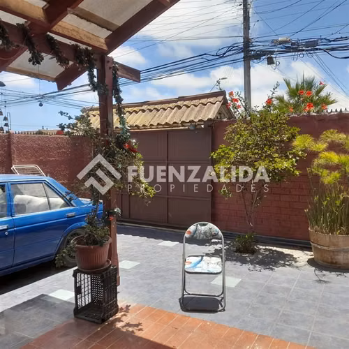 Casa en venta de 4 dorm. en La Serena