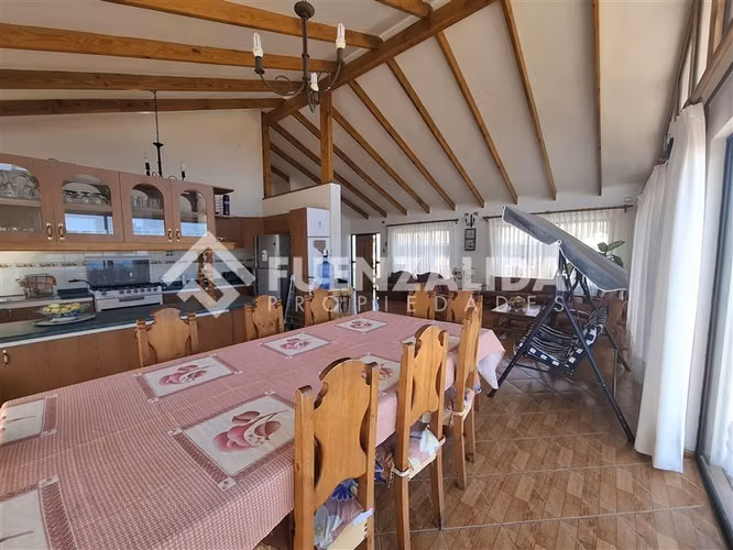 Casa en venta de 7 dorm., 2 pisos, en Guanaqueros, Coquimbo