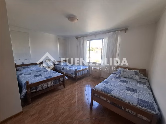 Casa en venta de 7 dorm., 2 pisos, en Guanaqueros, Coquimbo