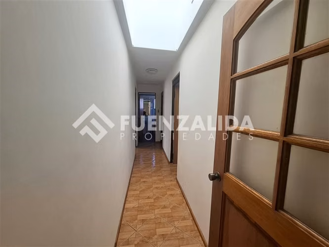 Casa en venta de 7 dorm., 2 pisos, en Guanaqueros, Coquimbo