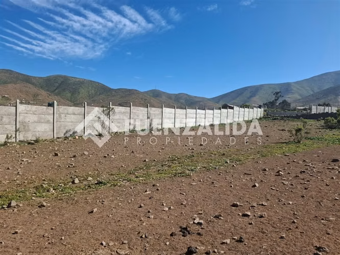 Terreno en venta en Altovalsol, cerca condominios habitados