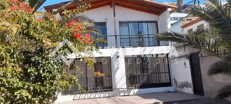 Casa en venta de 4 dorm. en Coquimbo