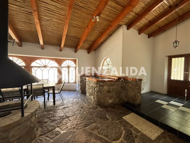 Casa en venta 4 dorm.2 baños piscina, terraza en Paihuano