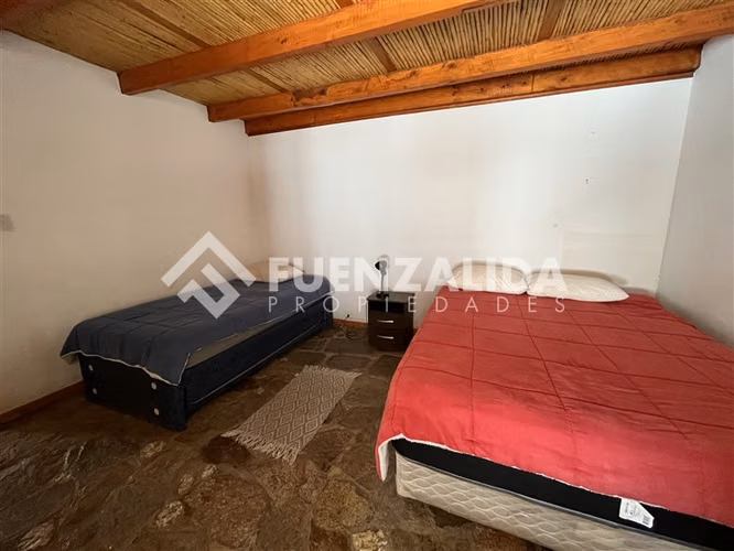 Casa en venta 4 dorm.2 baños piscina, terraza en Paihuano