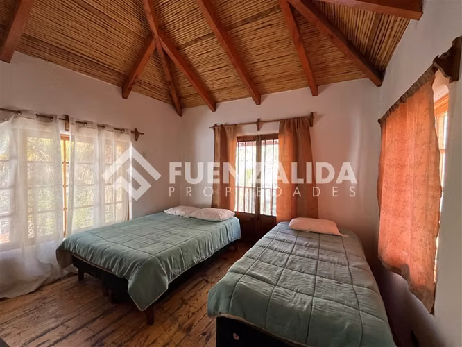 Casa en venta 4 dorm.2 baños piscina, terraza en Paihuano