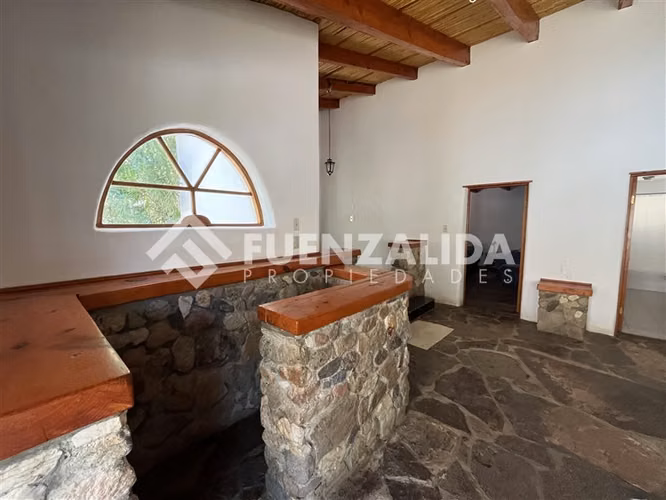 Casa en venta 4 dorm.2 baños piscina, terraza en Paihuano