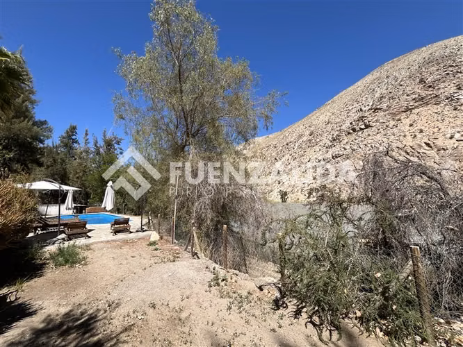 Casa en venta 4 dorm.2 baños piscina, terraza en Paihuano