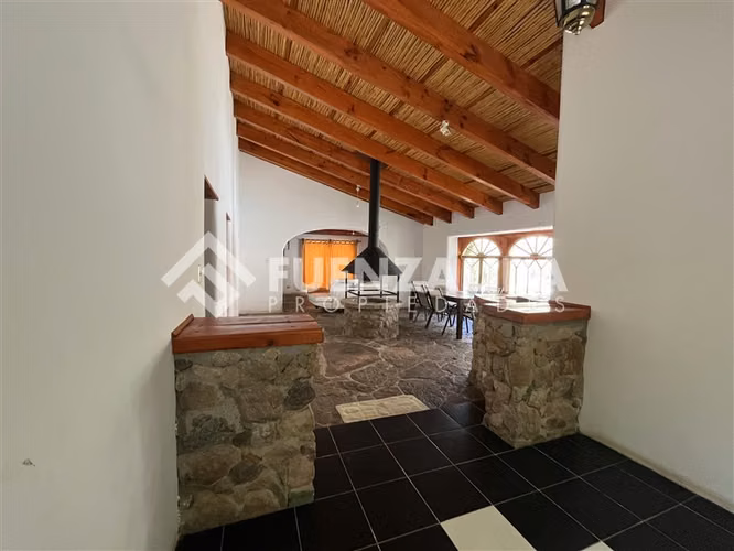 Casa en venta 4 dorm.2 baños piscina, terraza en Paihuano