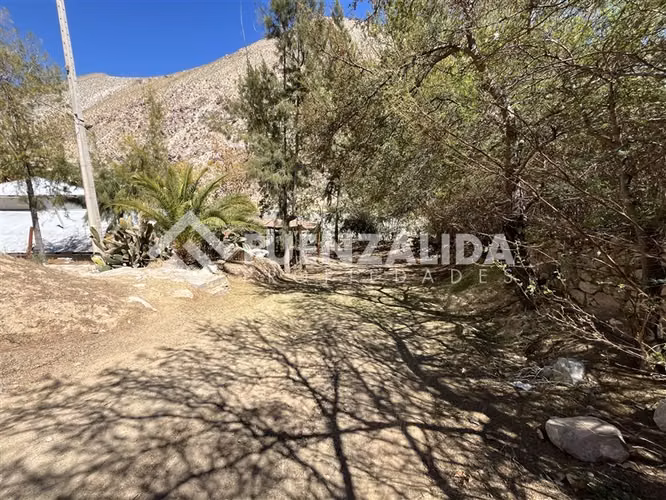 Casa en venta 4 dorm.2 baños piscina, terraza en Paihuano