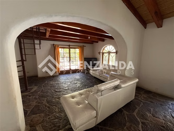 Casa en venta 4 dorm.2 baños piscina, terraza en Paihuano