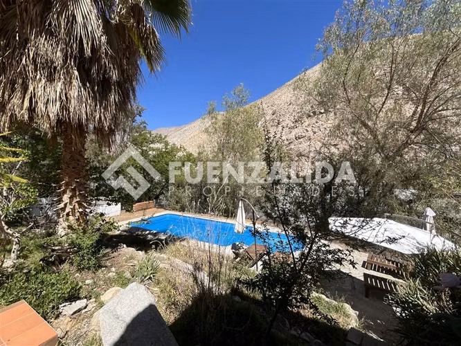 Casa en venta 4 dorm.2 baños piscina, terraza en Paihuano