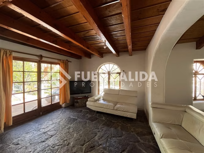 Casa en venta 4 dorm.2 baños piscina, terraza en Paihuano
