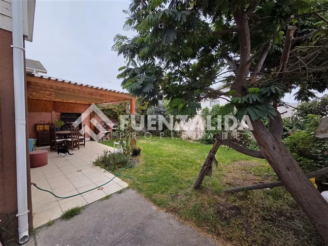 Casa en venta de 3 dorm. 2 baños + baño visita en La Serena