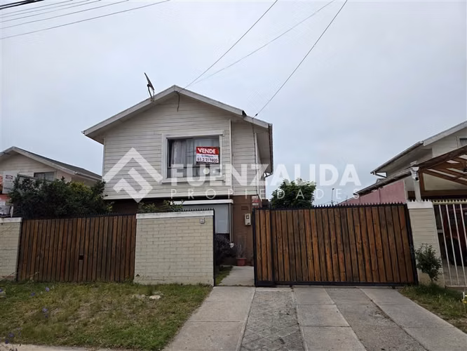 Casa en venta de 3 dorm. 2 baños + baño visita en La Serena