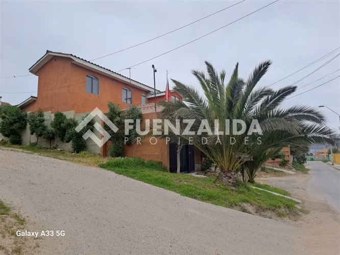 Casa en venta de 5 dorm. en Coquimbo - Imagen 3