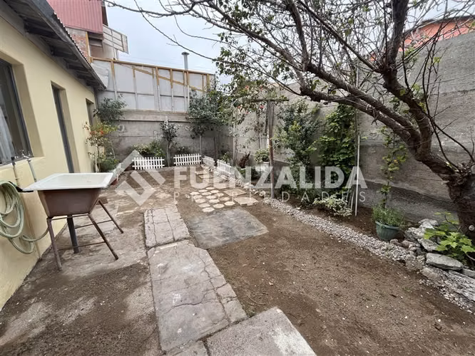 Casa en venta de 2 dorm. 1 baño, Garage con baño,en Coquimbo