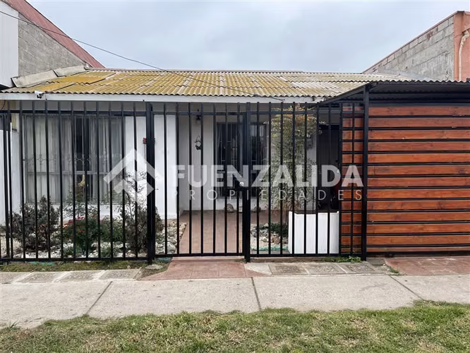 Casa en venta de 2 dorm. 1 baño, Garage con baño,en Coquimbo