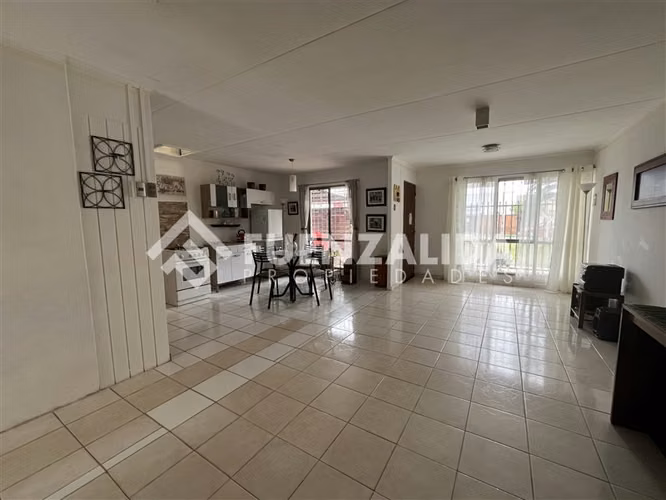 Casa en venta de 2 dorm. 1 baño, Garage con baño,en Coquimbo