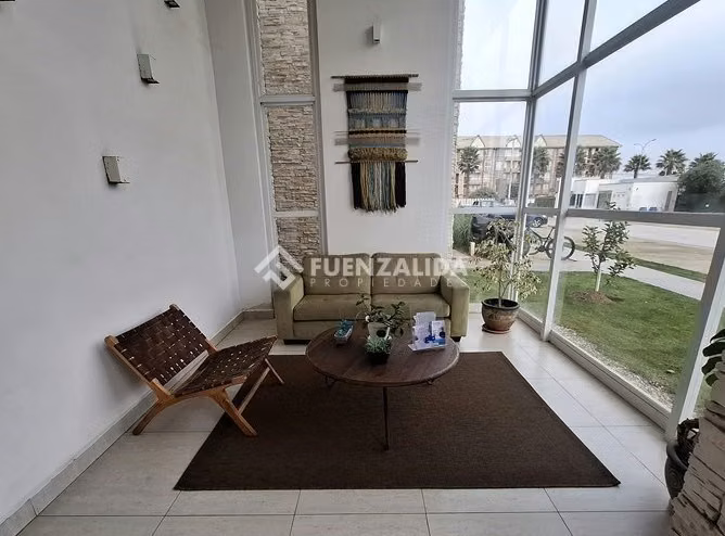 Venta Oficina 20m2, baño, estacion. Av Pacífico La Serena