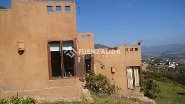 Casa en venta de 5 dorm. 5 baños, pieza servicio, La Serena