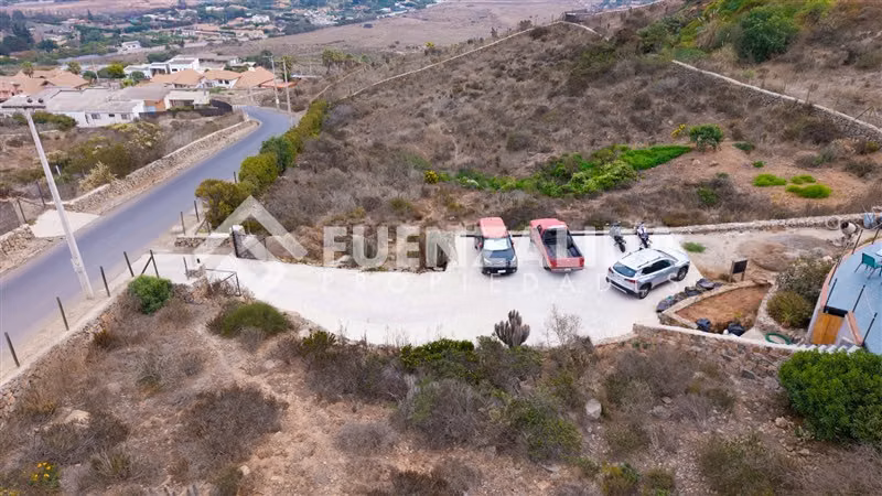 Casa en venta de 3 dorm 3baños sitio de 5700m2. en La Serena