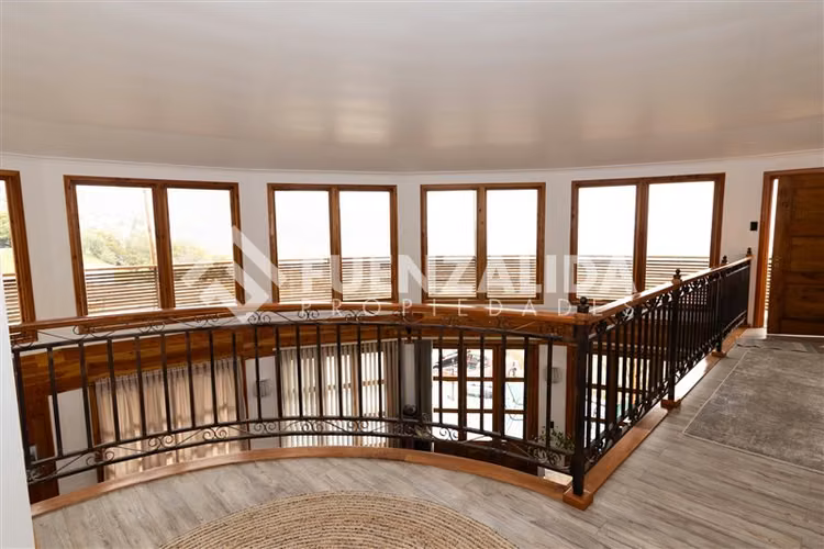 Casa en venta de 3 dorm 3baños sitio de 5700m2. en La Serena