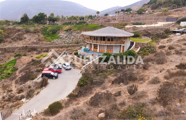 Casa en venta de 3 dorm 3baños sitio de 5700m2. en La Serena